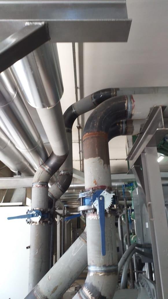 Tubulações em aço carbono com isolamento térmico